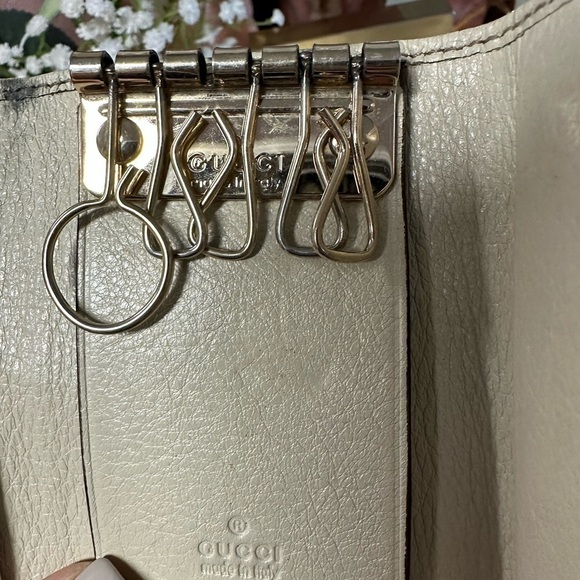 Authentic GUCCI SSIMA INTERLOCKING G GOLD CHARM 6 RING KEY CASE KEY HOLDER - Picture 7 of 10